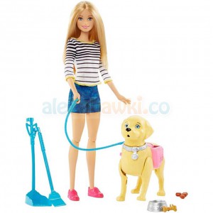 Barbie Spacer z pieskiem czyścioszkiem