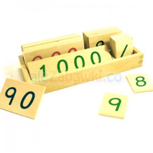 Małe drewniane karty do liczenia 1-3000 - pomoce Montessori