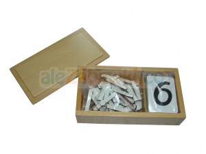 Pudełko ze znakami arytmetycznymi - pomoce Montessori